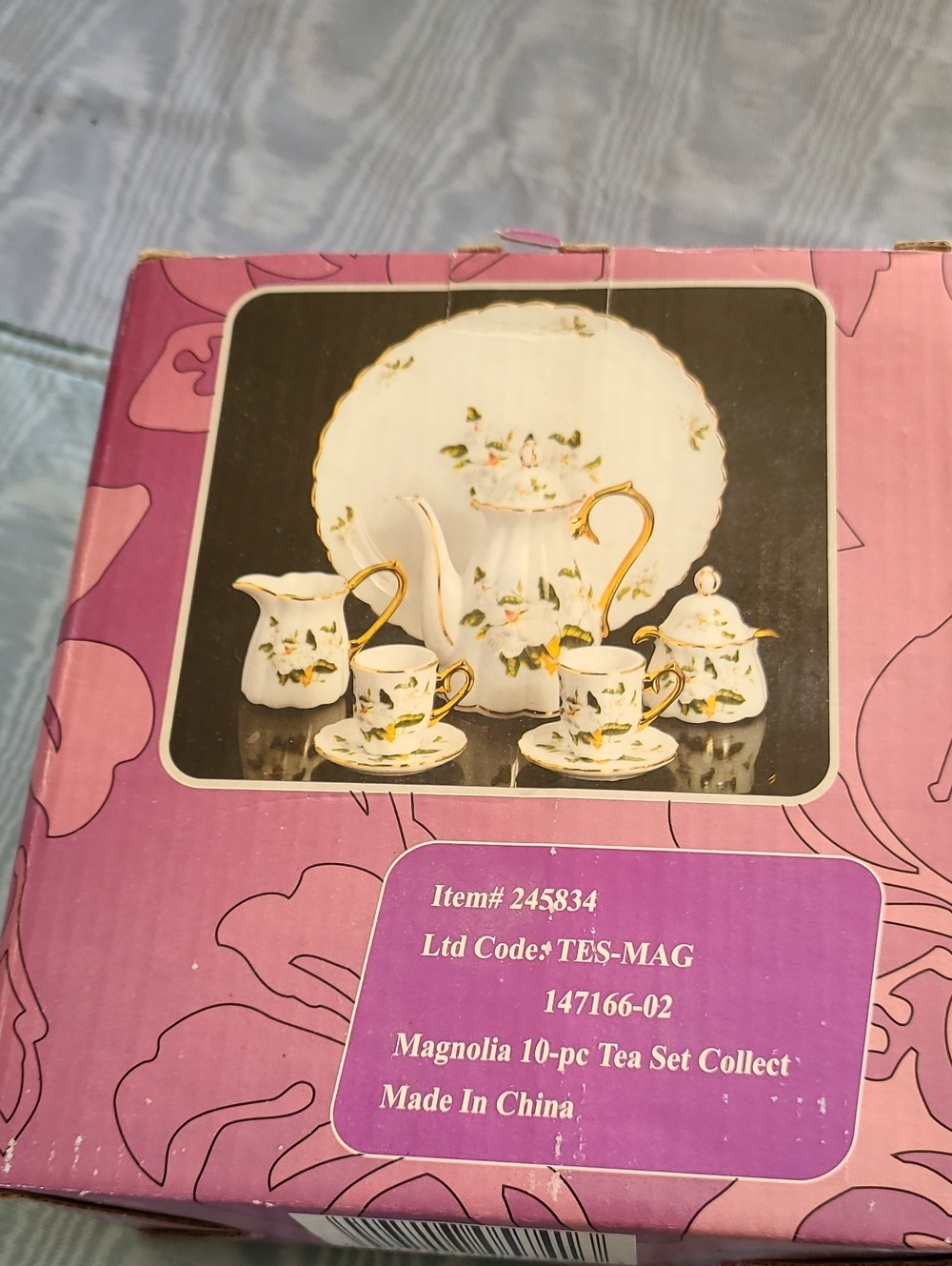 Magnolia 10-Piece Porcelain Tea Set - White with Gold Trim